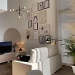 Singularstays Arena דירה *